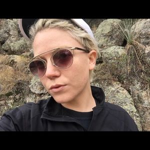 Meet your Posher, Alou